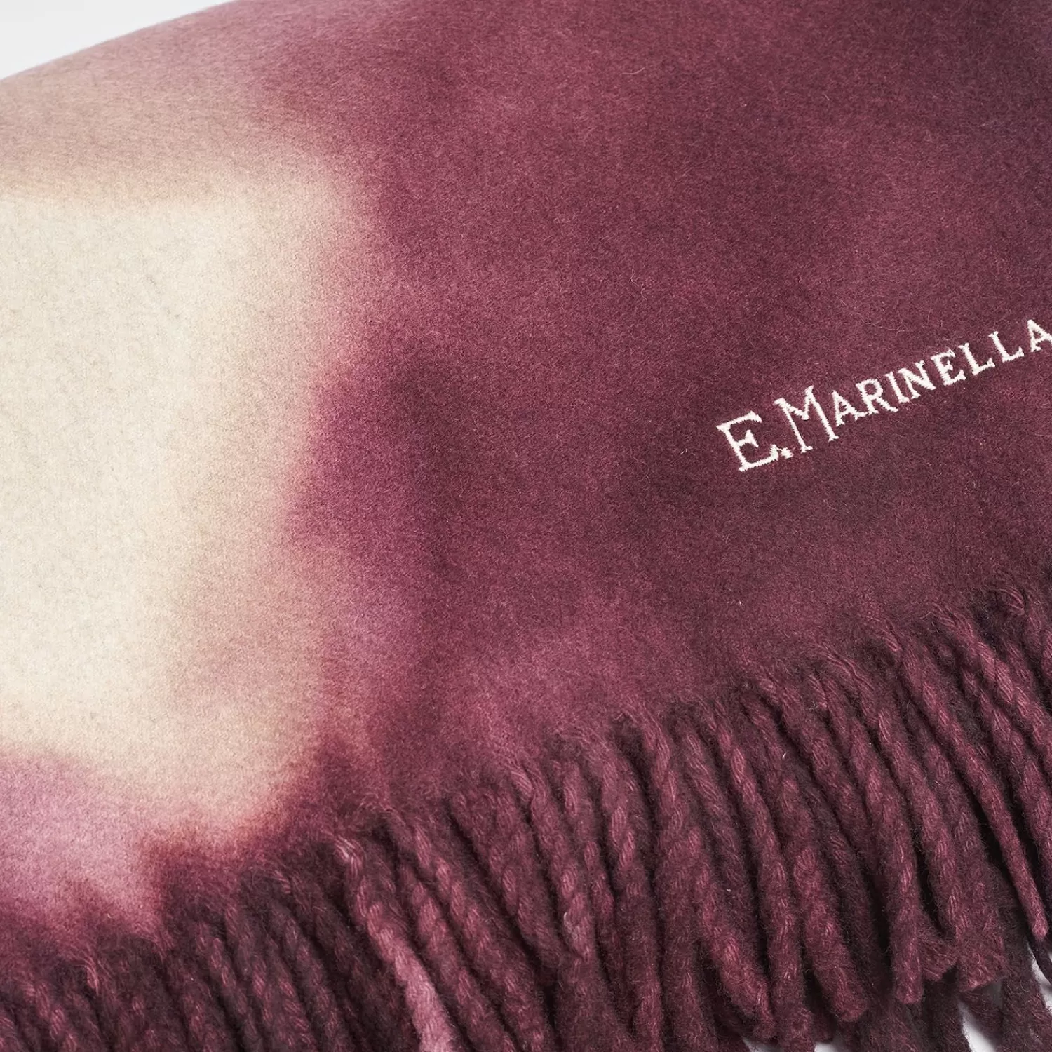 Burgundy And White Bergen Cashmere Throw>E.Marinella Shop